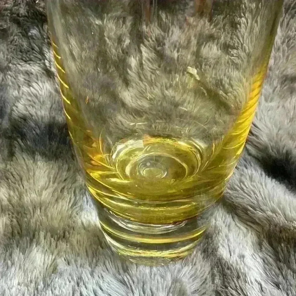 Beautiful Tall Yellow color Glass  Vase - Picture 15 of 16